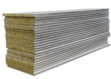 Aluminium sandwichpanelen voor villa in Polen Moderne design stijl