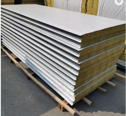 Aluminium sandwichpanelen voor villa in Polen Moderne design stijl