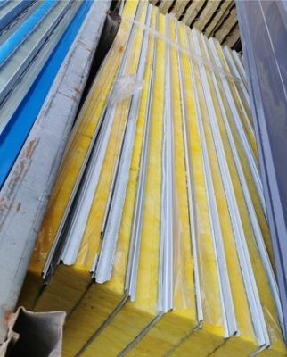 Aluminium sandwichpanelen voor villa in Polen Moderne design stijl